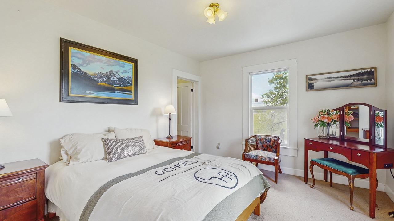 Photo of Bedroom in Crooked River Ranch