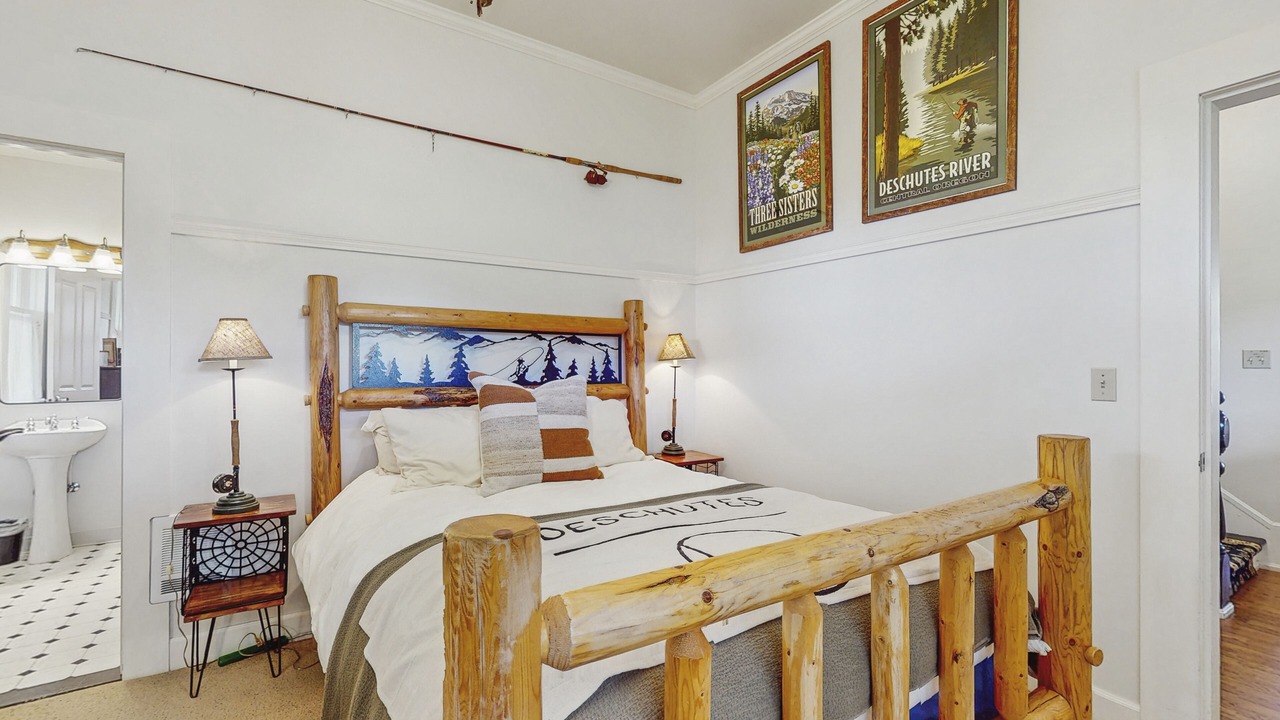 Photo of Bedroom in Crooked River Ranch