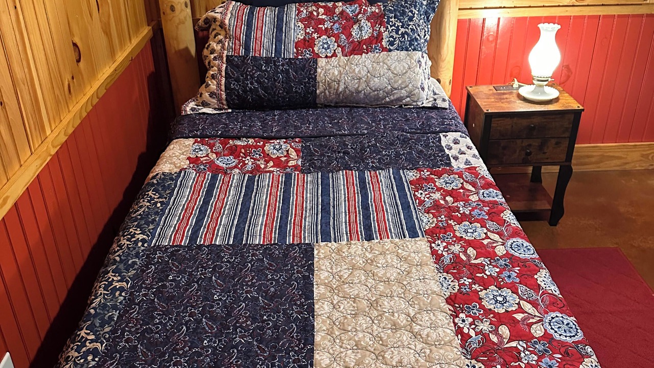 Photo of Bedroom in Cookson