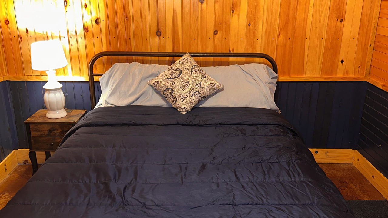 Photo of Bedroom in Cookson