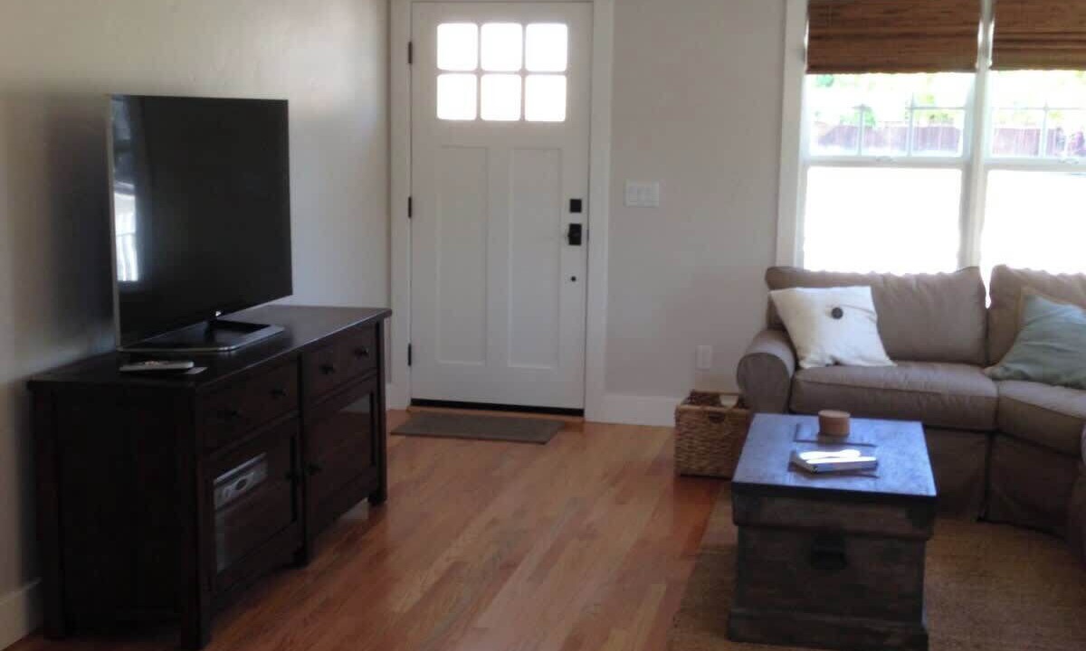 Photo of Livingroom in Westside Santa Cruz