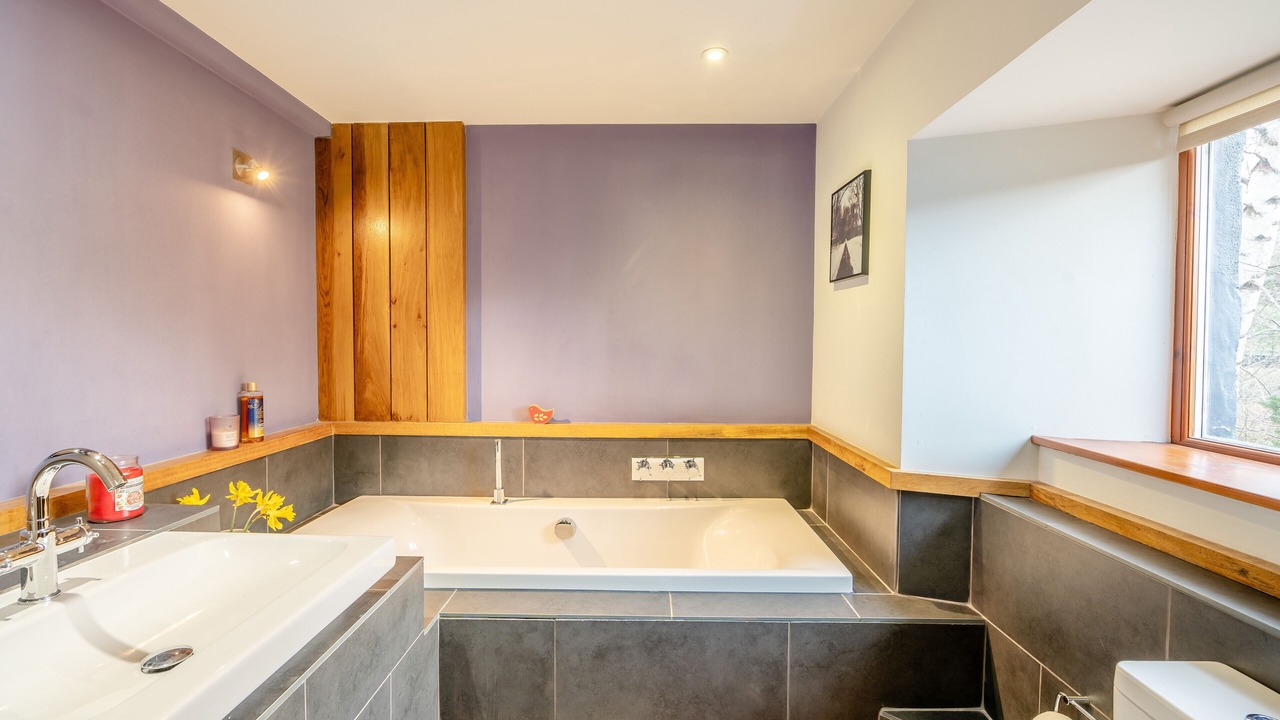 Photo of Bathroom in Comrie