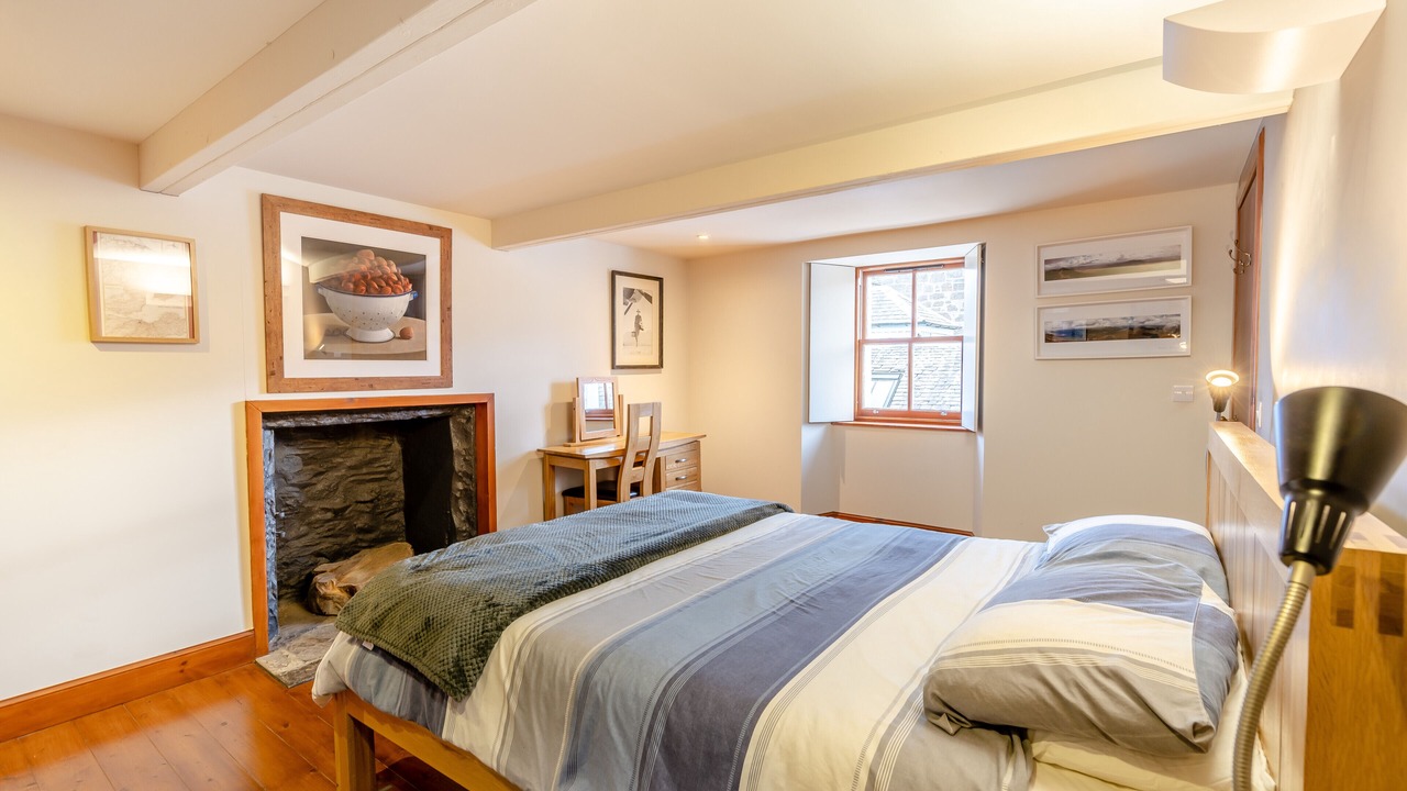 Photo of Bedroom in Comrie