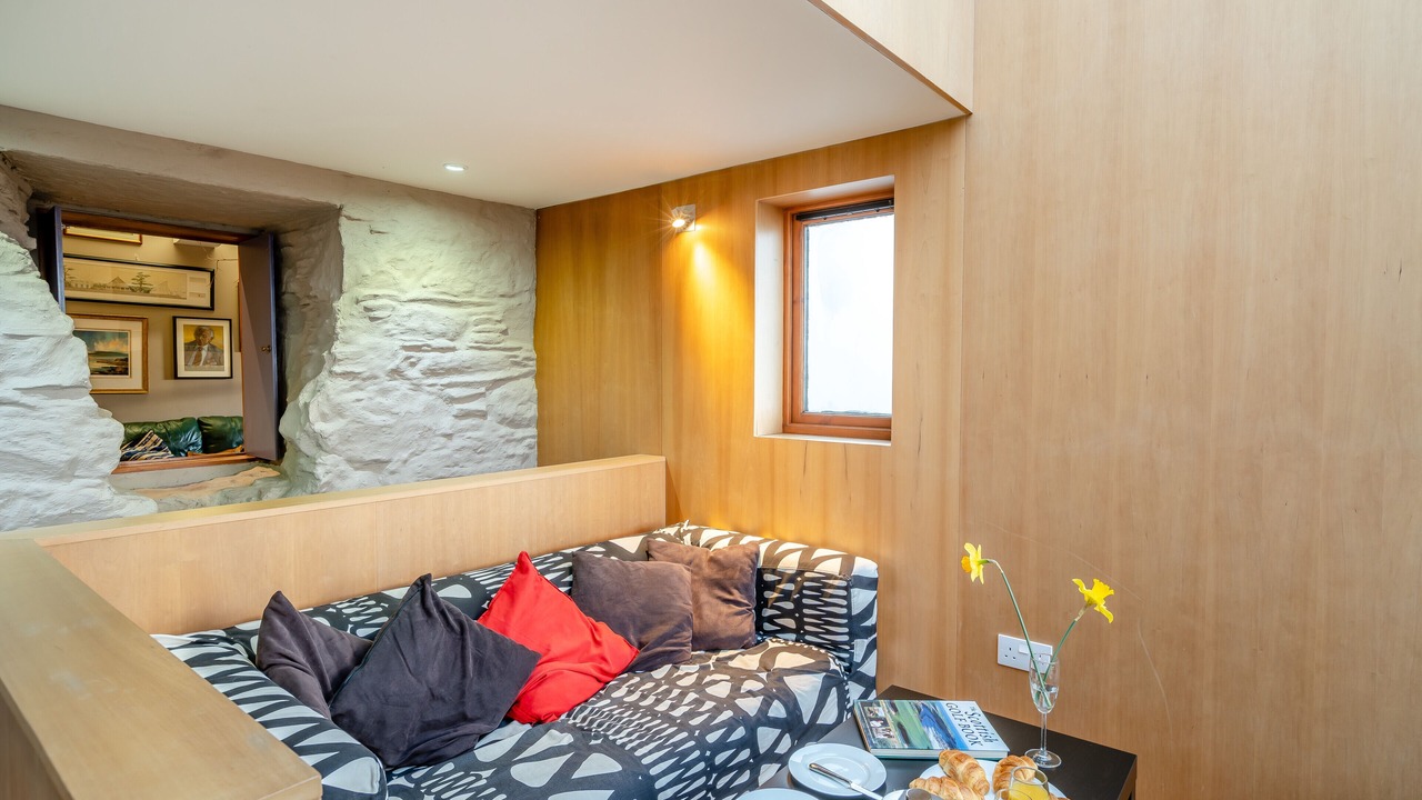 Photo of Livingroom in Comrie