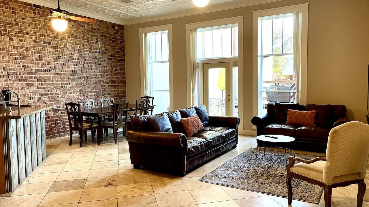 Photo of Livingroom in Eastland