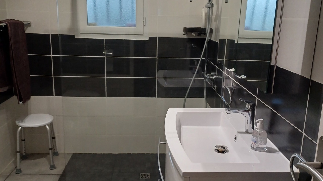 Photo of Bathroom in Claira