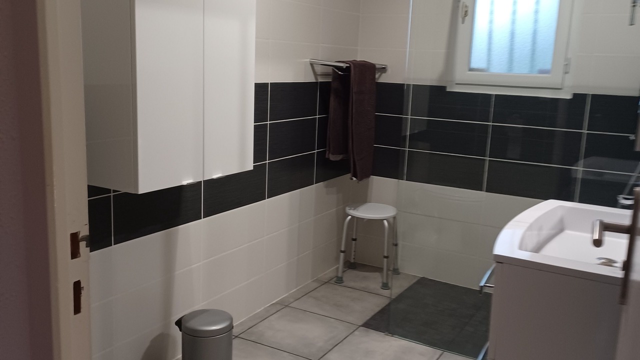 Photo of Bathroom in Claira