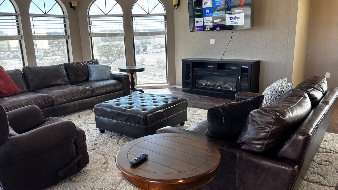 Photo of Livingroom in Truth or Consequences