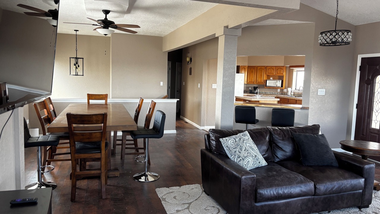 Photo of Livingroom in Truth or Consequences