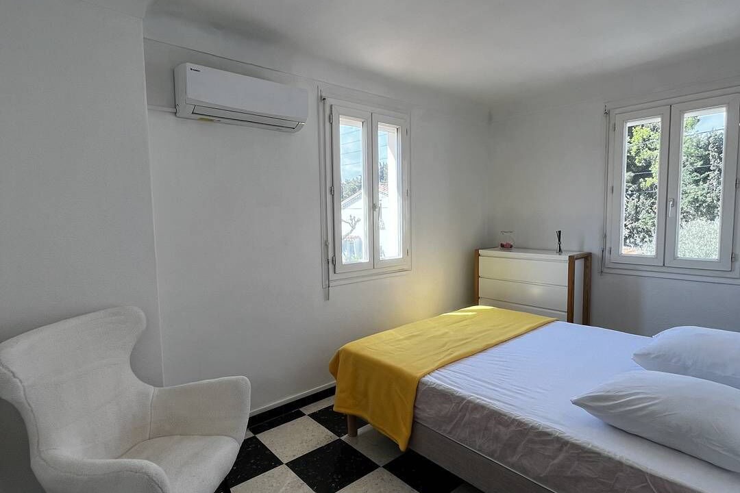 Photo of Bedroom in La Jetee