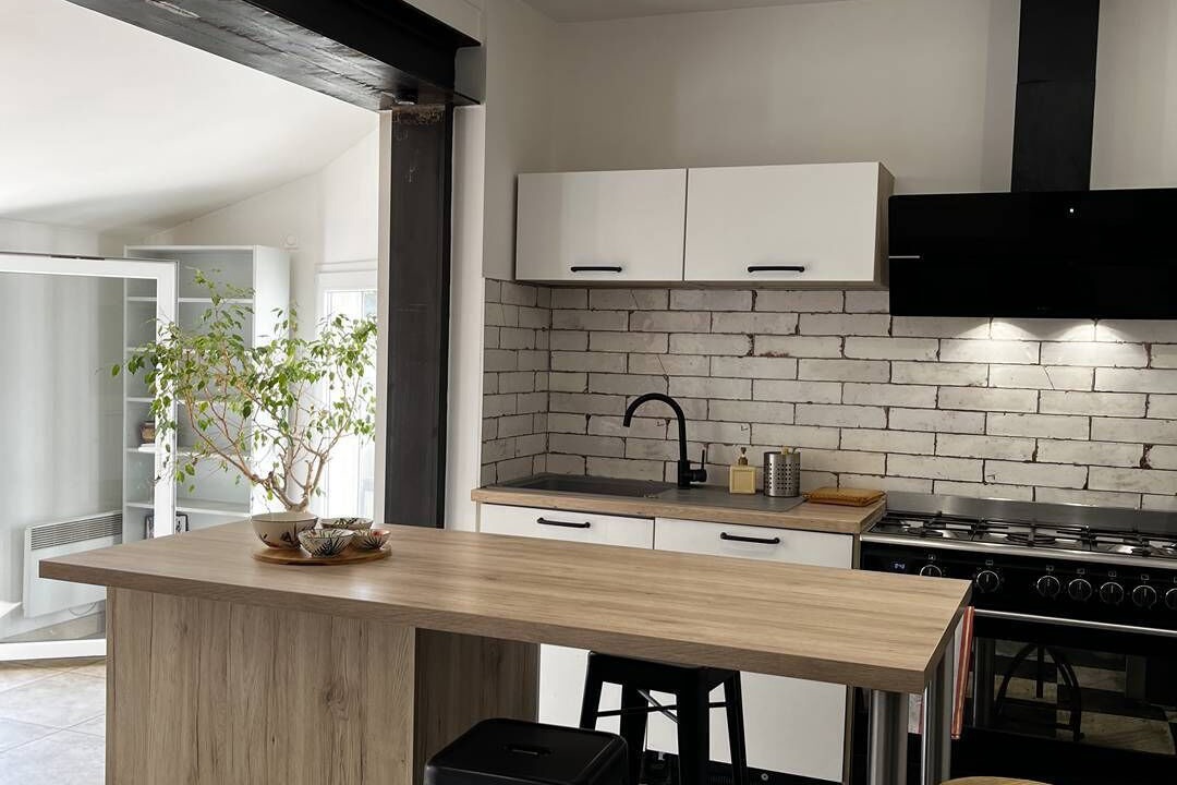 Photo of Kitchen in La Jetee