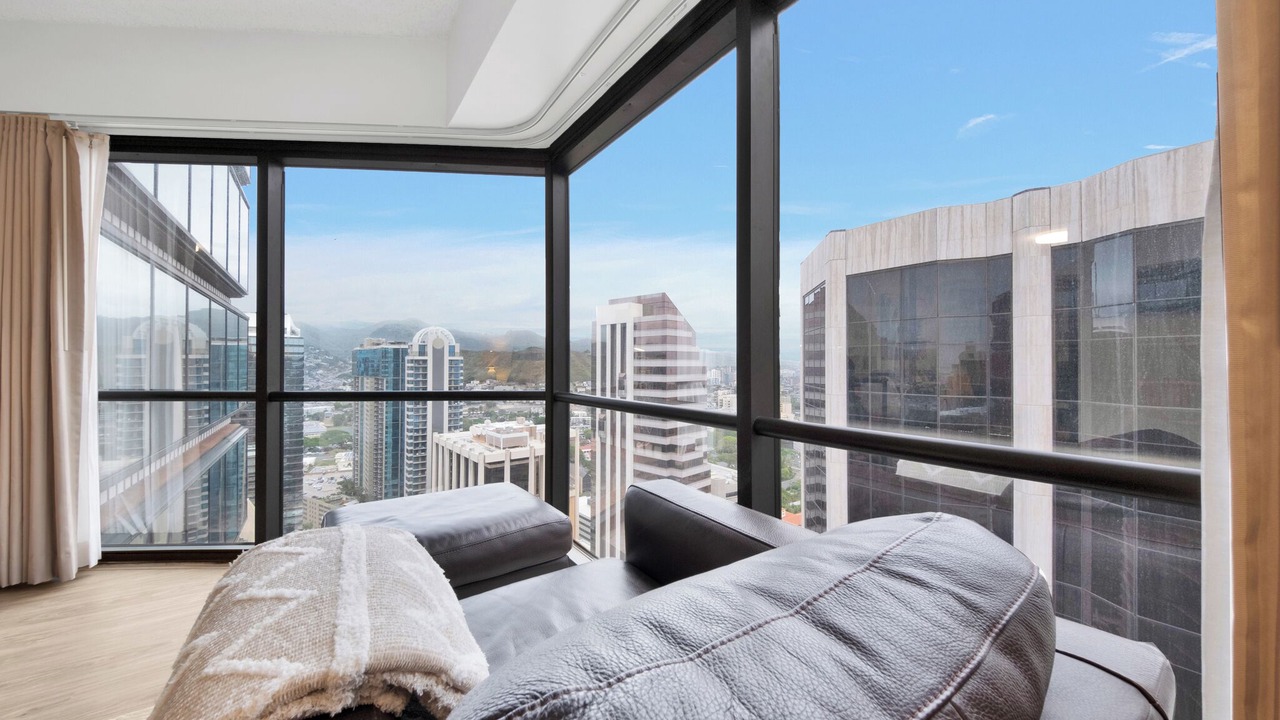 Photo of Others in Downtown Honolulu