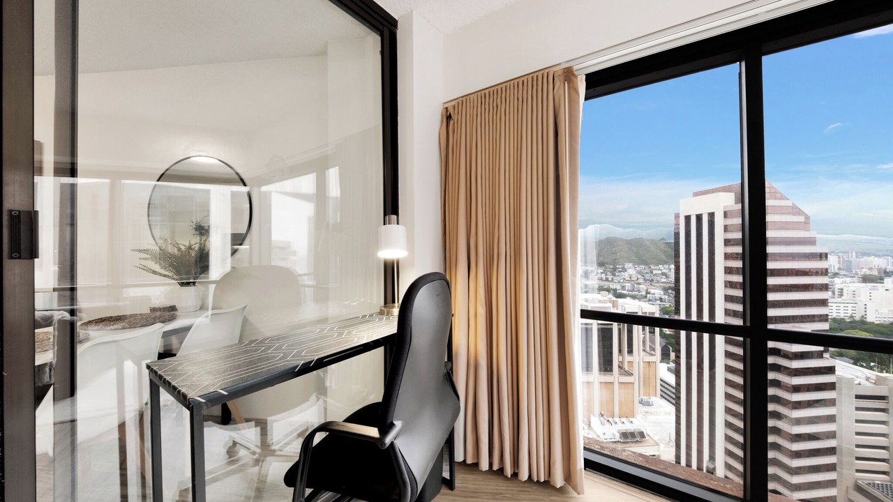 Photo of Others in Downtown Honolulu