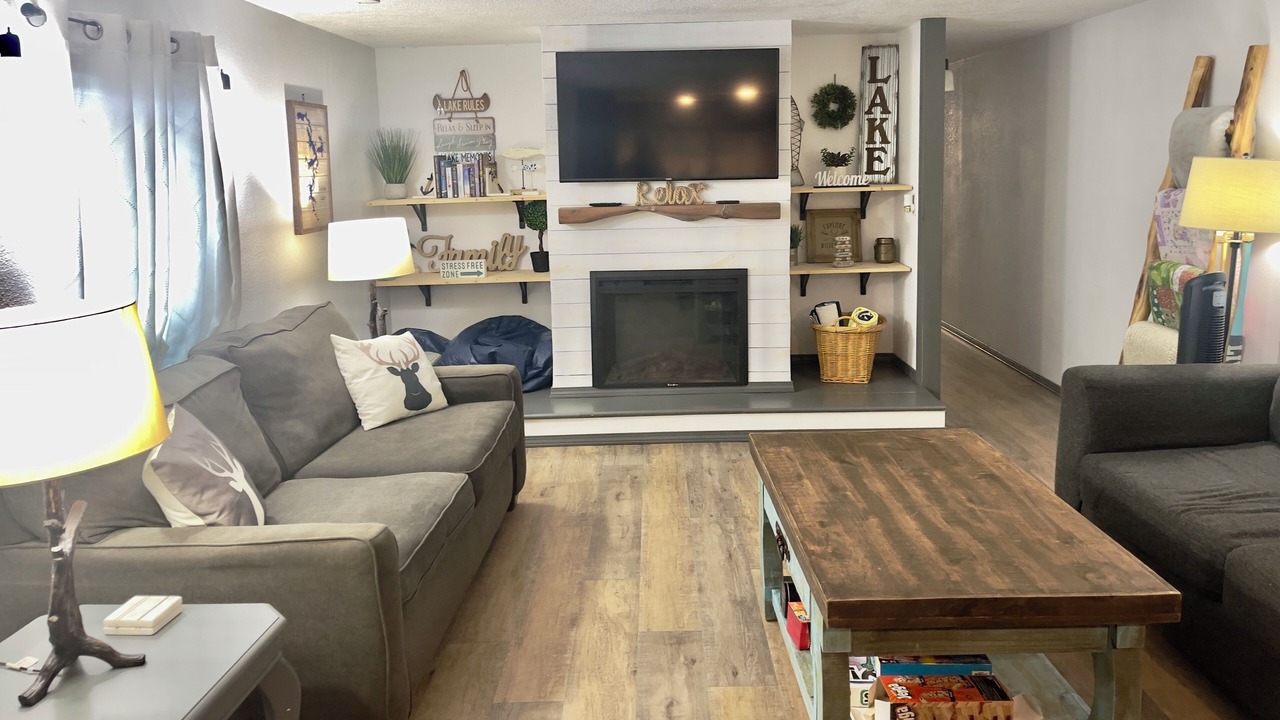 Photo of Livingroom in Canadian