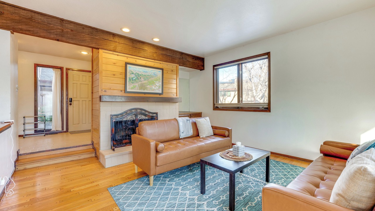 Photo of Livingroom in Arapahoe Ridge