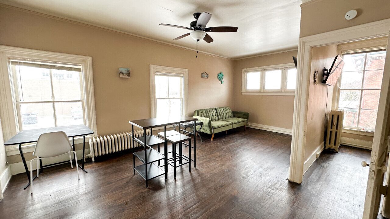 Photo of Livingroom in Bay City