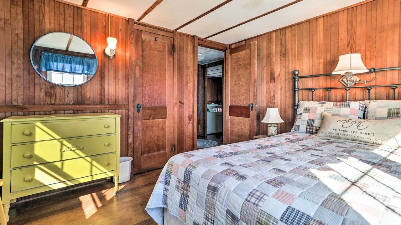 Photo of Bedroom in Old Lyme