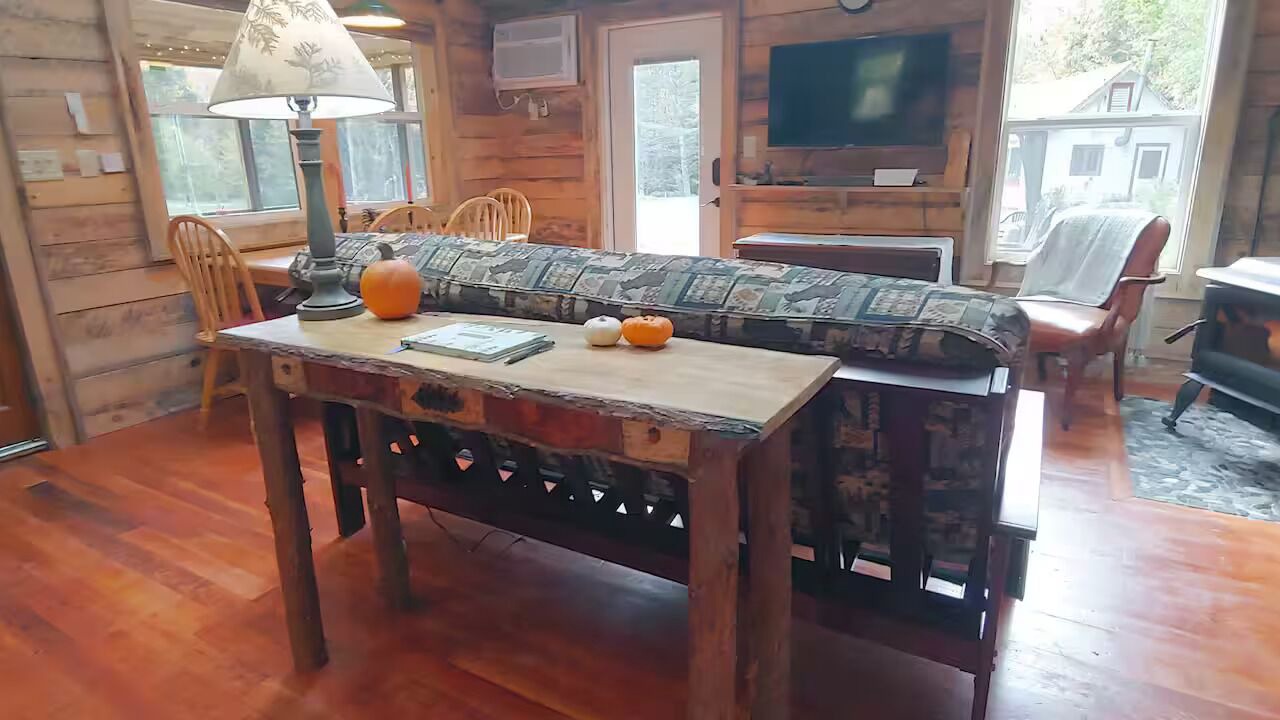 Photo of Livingroom in Stony Creek