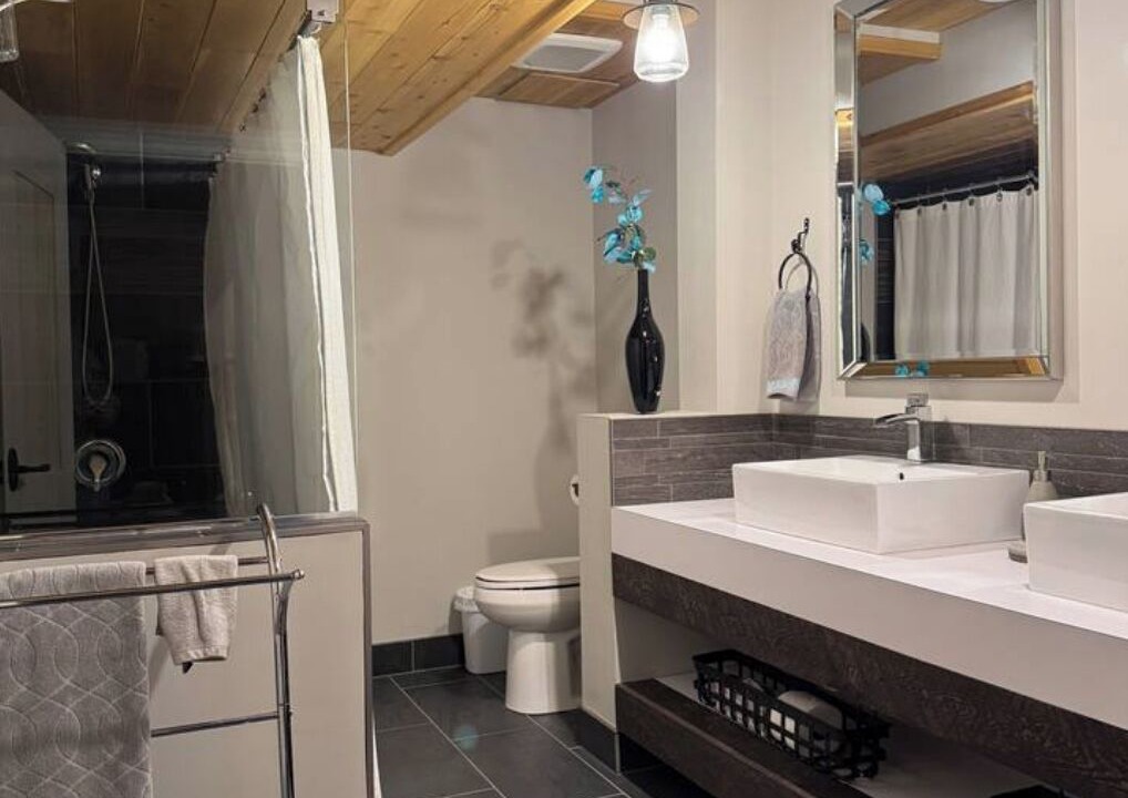 Photo of Bathroom in Rossport