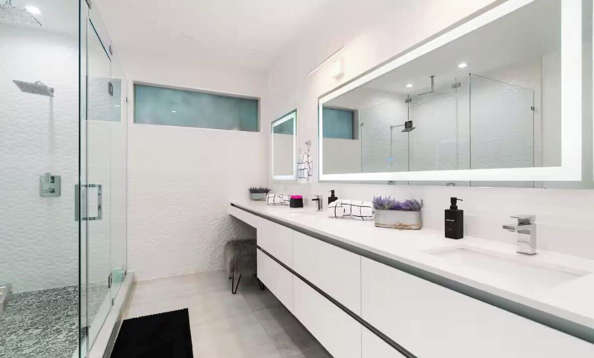 Photo of Bathroom in The Roads