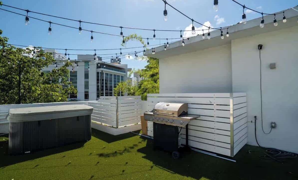 Photo of Patio Balcony in The Roads