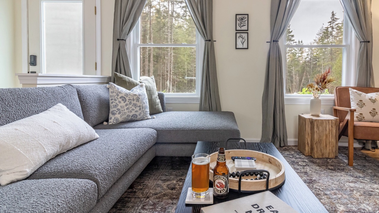 Photo of Livingroom in West Tremont