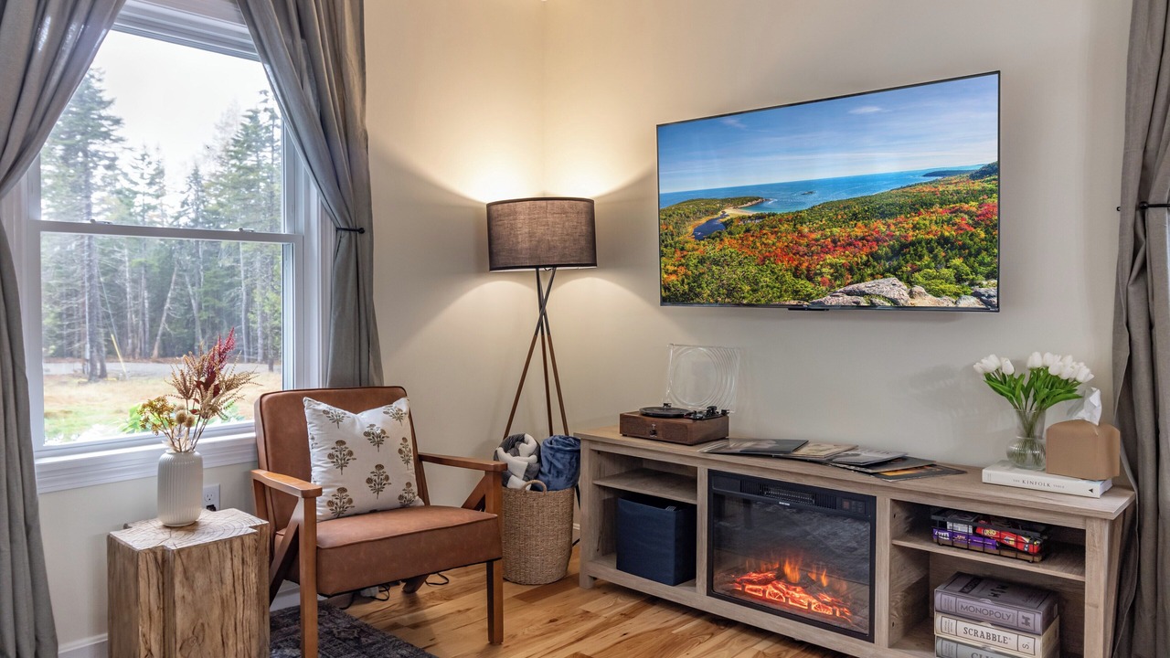Photo of Livingroom in West Tremont