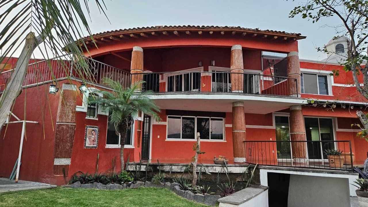 Photo of Outdoor in Burgos Bugambilias