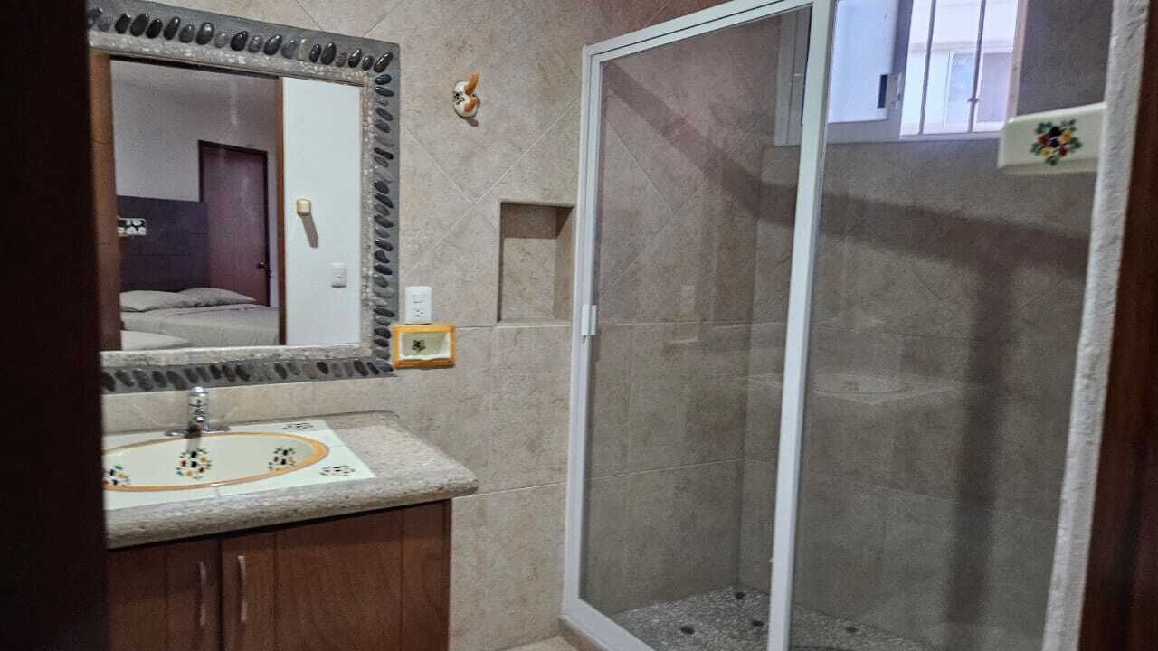 Photo of Bathroom in Burgos Bugambilias