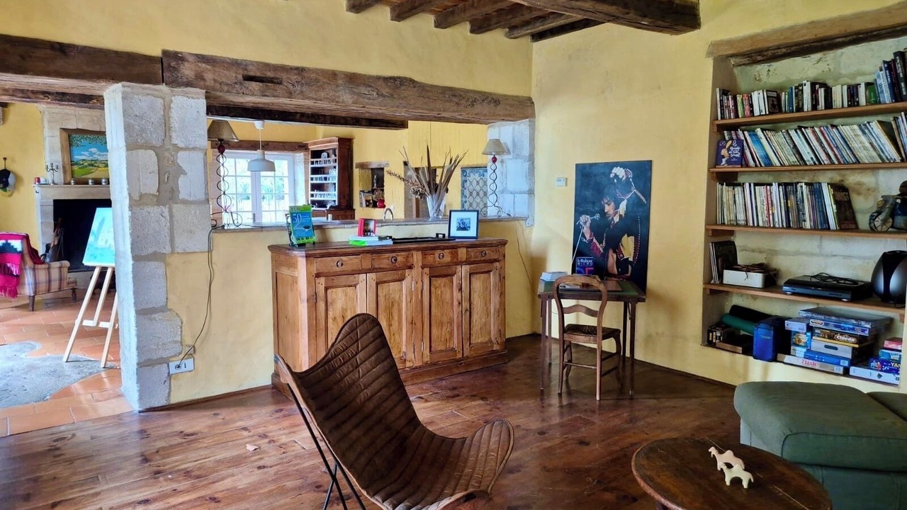 Photo of Others in Ladaux