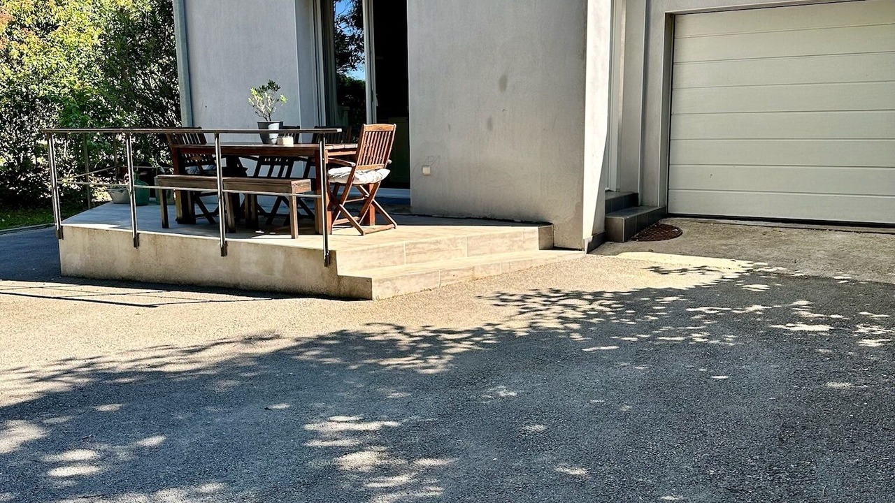 Photo of Outdoor in Assas
