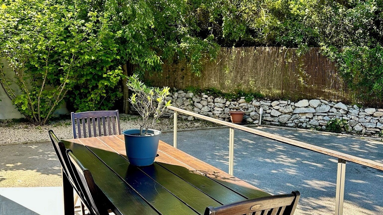 Photo of Outdoor in Assas