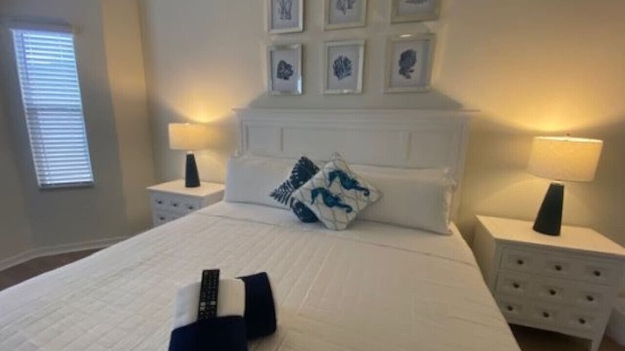 Photo of Bedroom in Tuscan Hills
