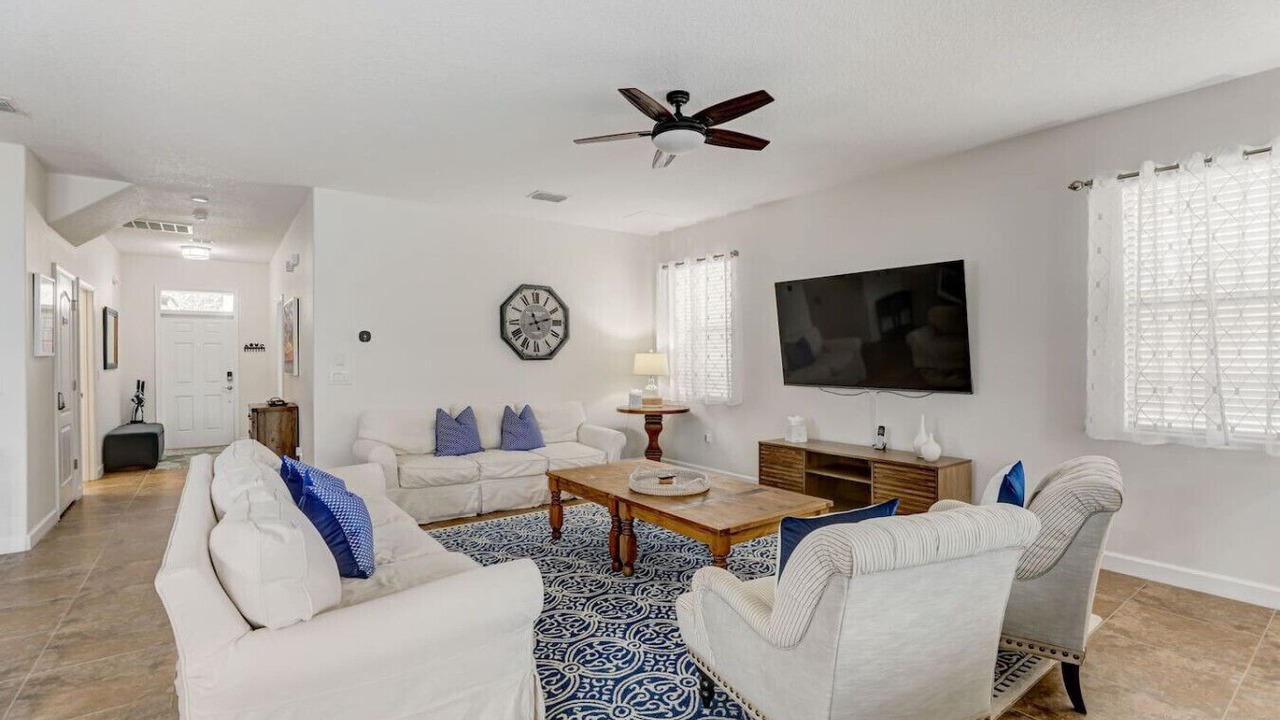 Photo of Livingroom in Davenport