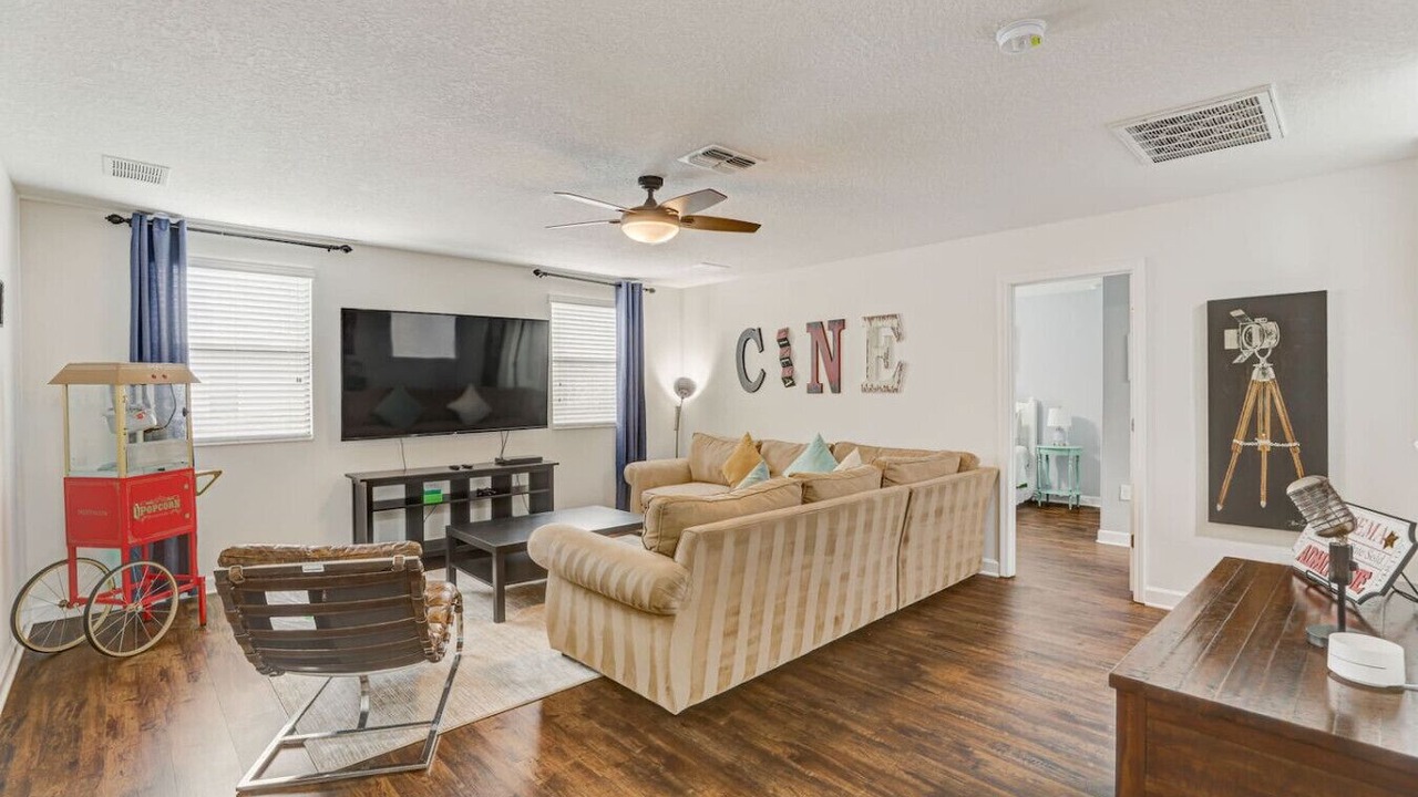 Photo of Livingroom in Davenport