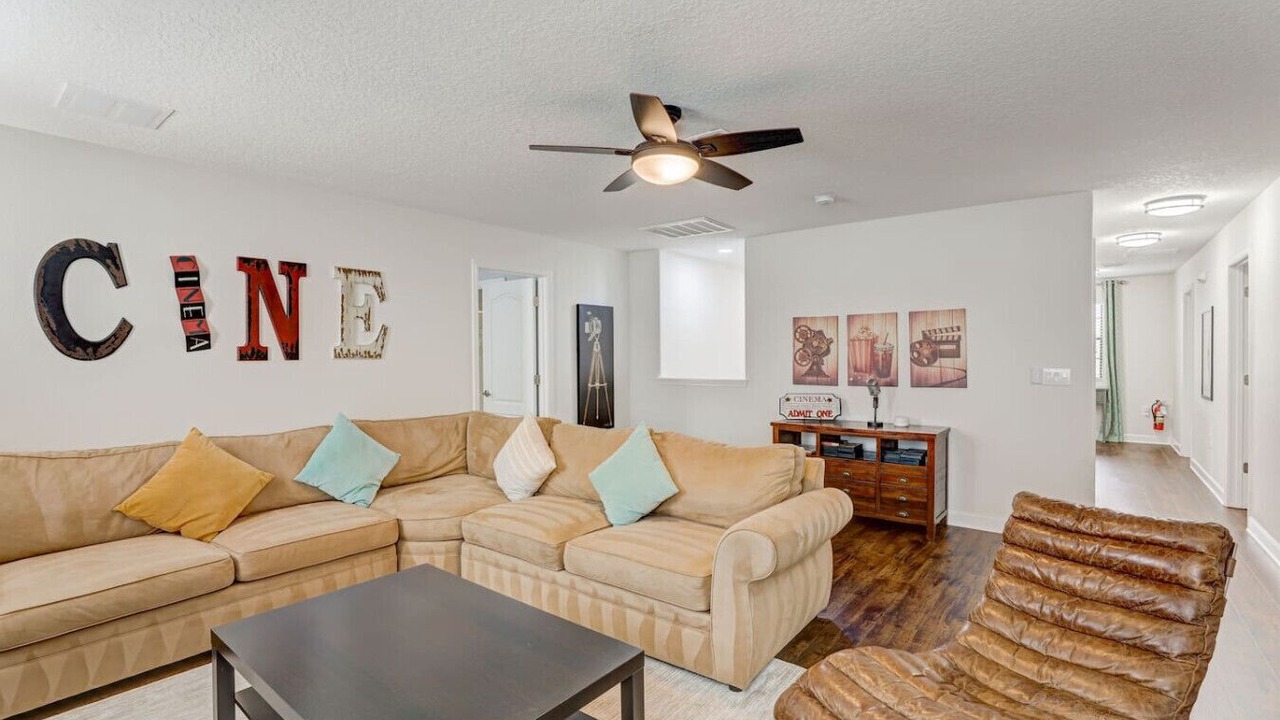 Photo of Livingroom in Davenport