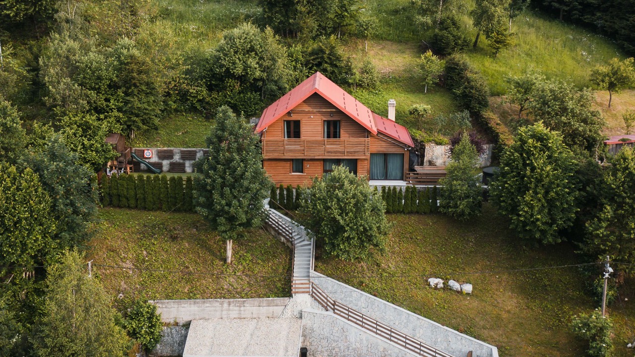 Photo of Others in Fuzine