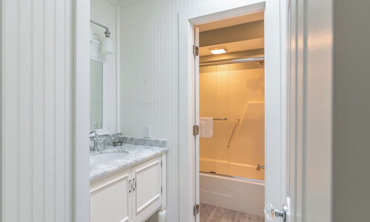Photo of Bathroom in Beachwalk