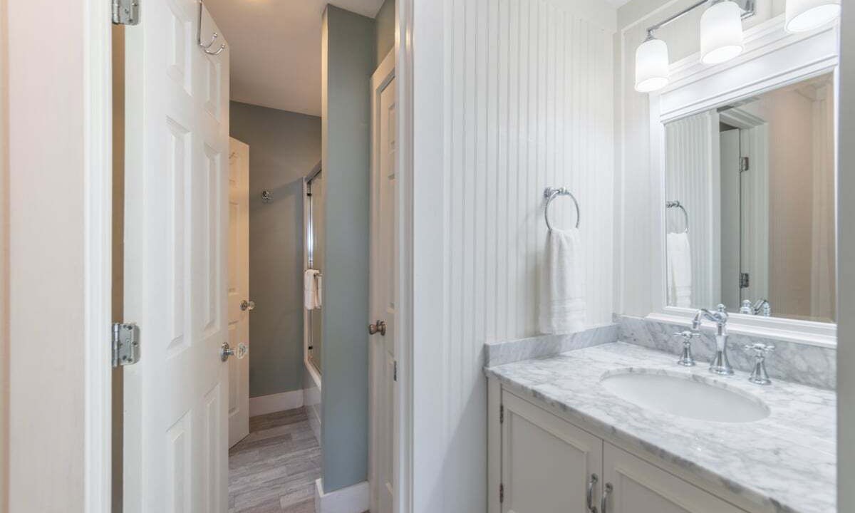 Photo of Bathroom in Beachwalk