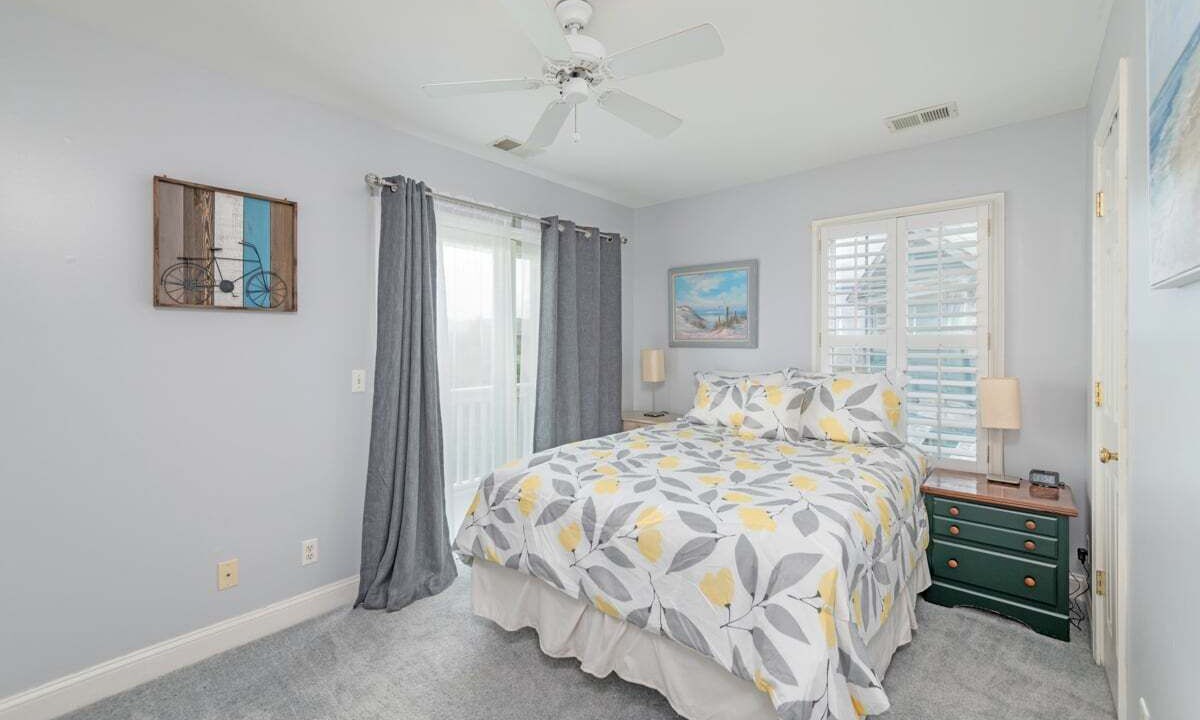 Photo of Bedroom in Oceanmarsh Subdivision