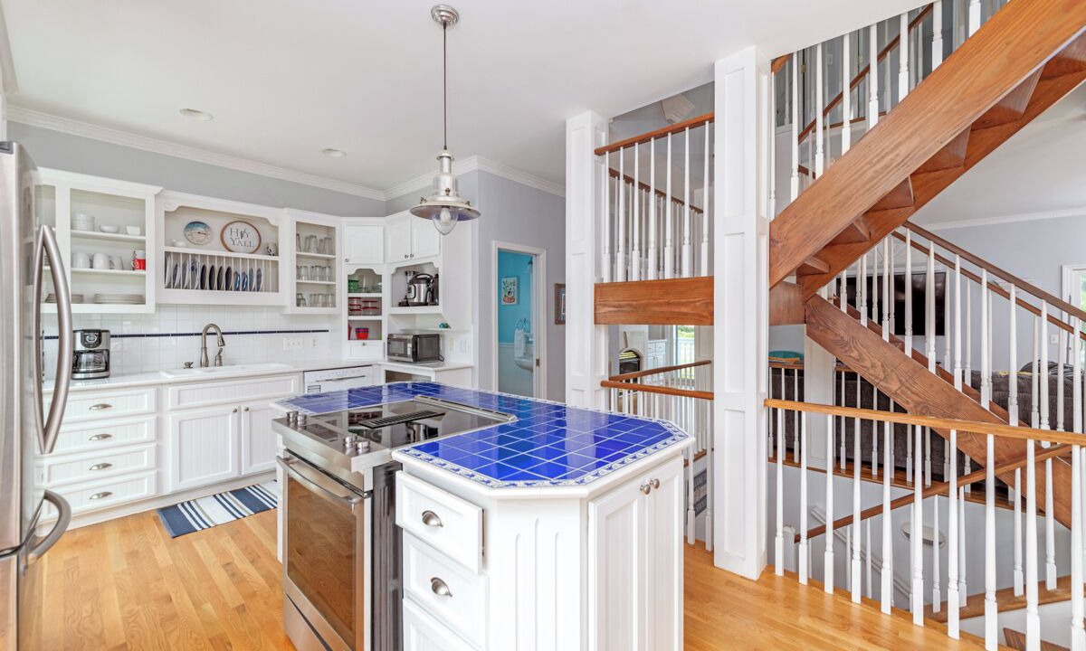 Photo of Kitchen in Oceanmarsh Subdivision