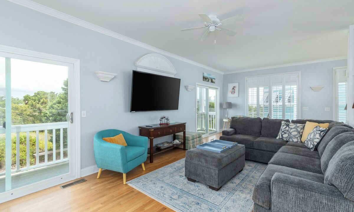 Photo of Livingroom in Oceanmarsh Subdivision