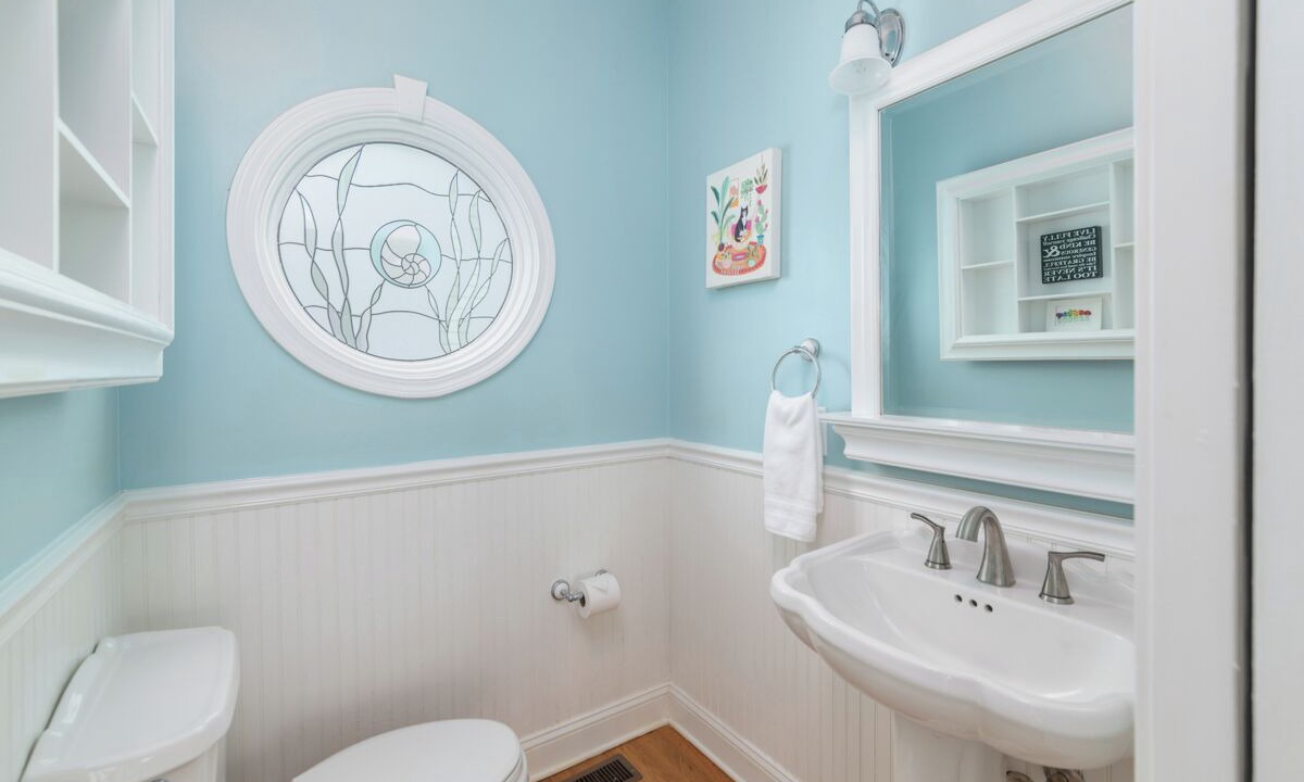 Photo of Bathroom in Oceanmarsh Subdivision