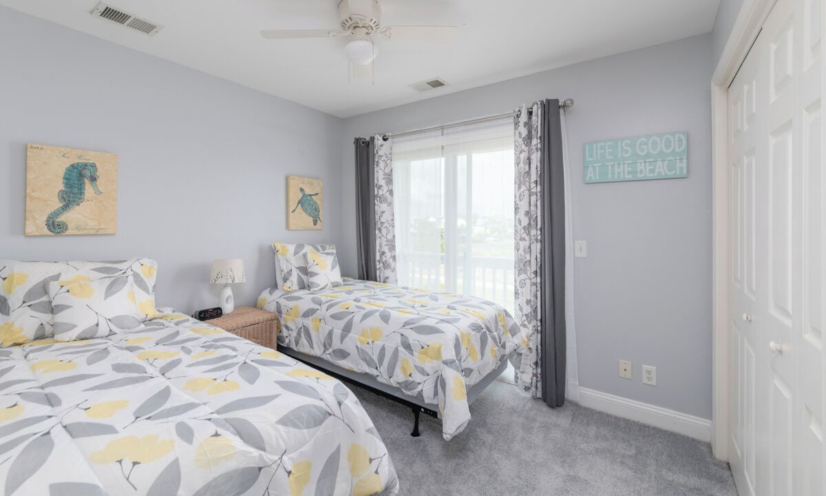 Photo of Bedroom in Oceanmarsh Subdivision