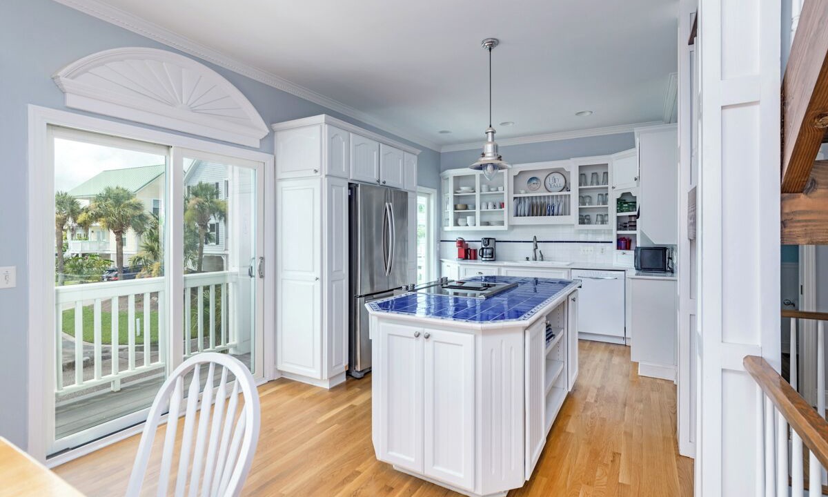 Photo of Kitchen in Oceanmarsh Subdivision
