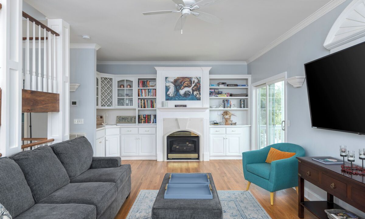 Photo of Livingroom in Oceanmarsh Subdivision