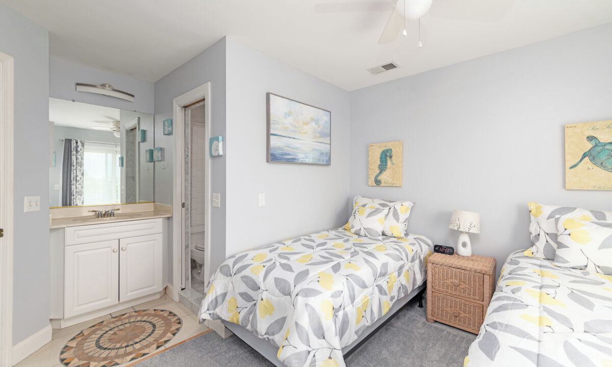 Photo of Bedroom in Oceanmarsh Subdivision