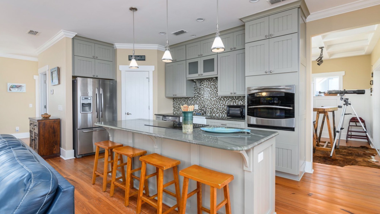 Photo of Kitchen in Oceanmarsh Subdivision