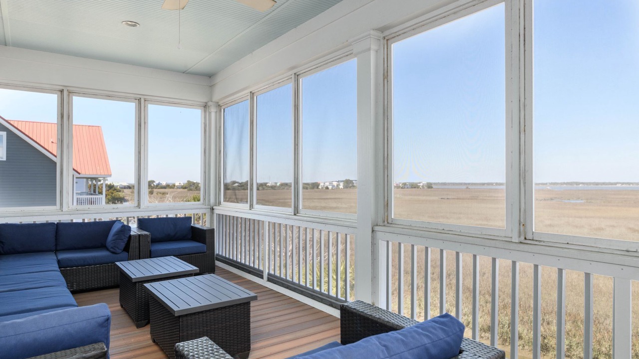 Photo of Livingroom in Oceanmarsh Subdivision