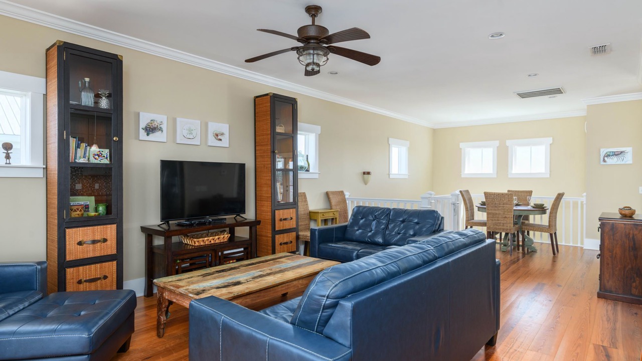 Photo of Livingroom in Oceanmarsh Subdivision